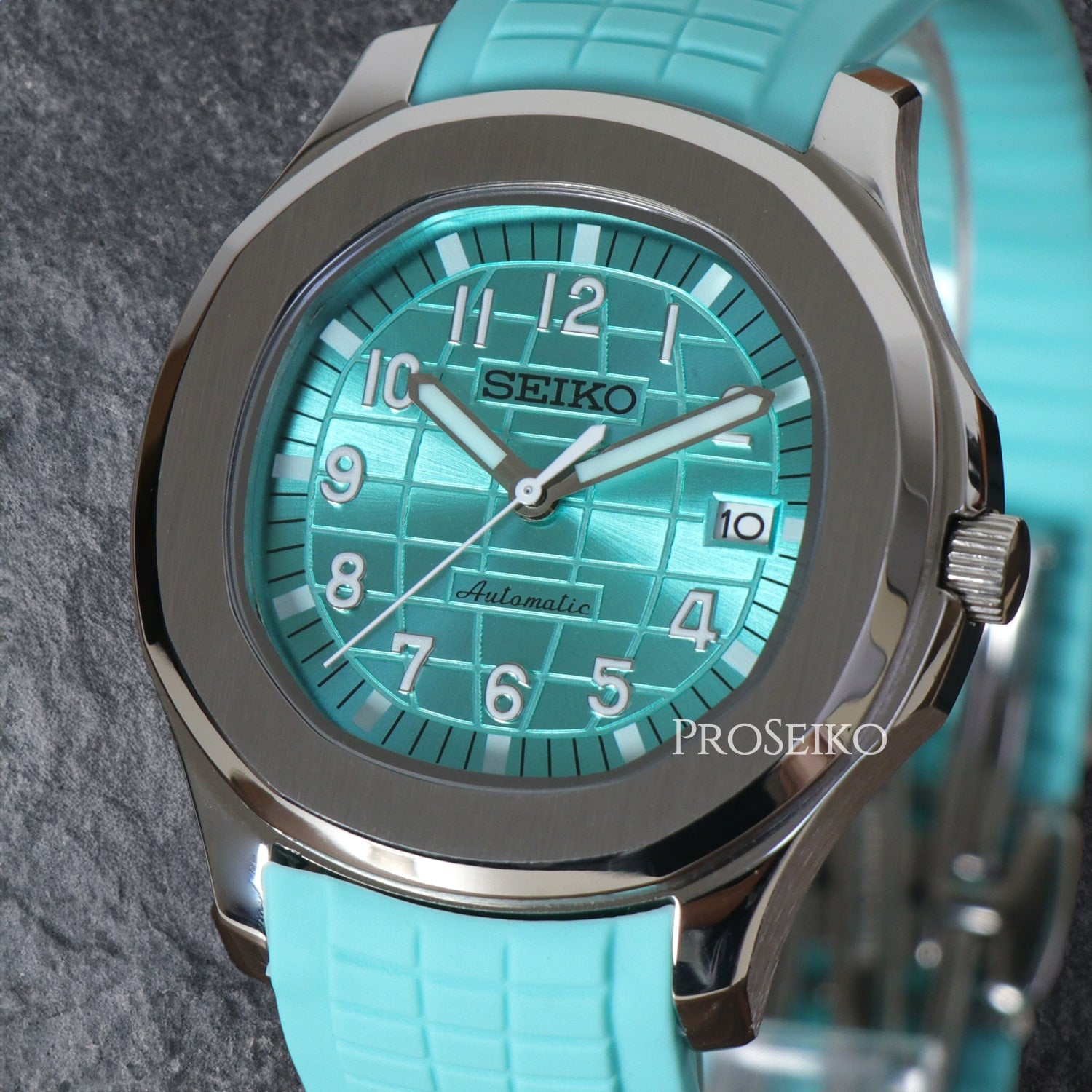 Seikonaut | Tiffany Blue