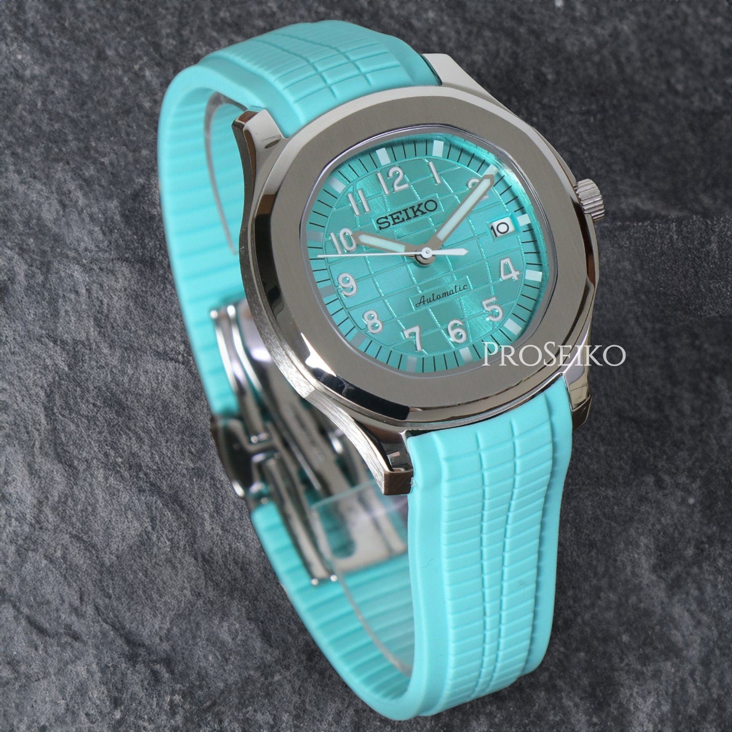 Seikonaut | Tiffany Blue