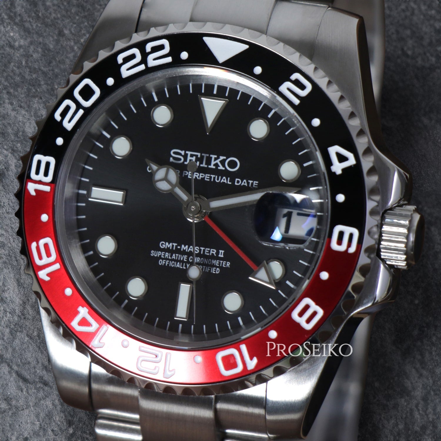 Masteiko | GMT | Coke